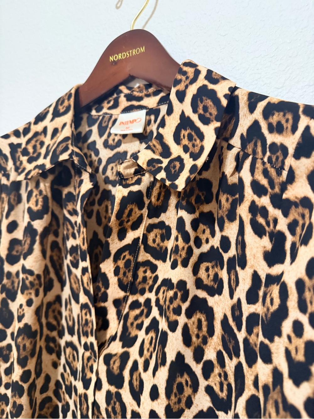 Intempo leopard print long sleeve pullover cropped top, sz M - Picture 8 of 10